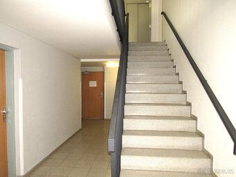 Nabízíme Vám ke koupi moderní byt 2+kk s prostornou lodžií, 