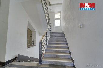Nabízíme k prodeji světlý a prakticky řešený byt o dispozici