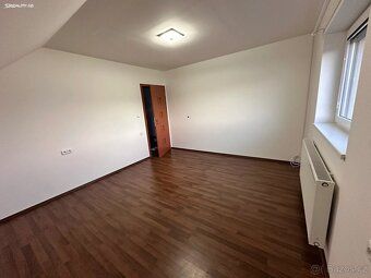 Quiet, privacy and space, stream - house 6+KK, 192 m², garden