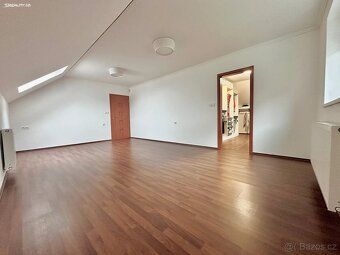 Quiet, privacy and space, stream - house 6+KK, 192 m², garden