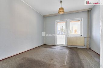 The listed price is complete including commission and legal service,