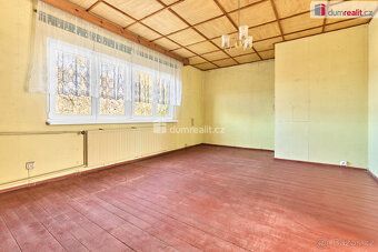 The listed price is complete including commission and legal service,