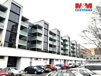 We offer for sale a spacious 2+1 apartment with usable area of 63 m², located in the center of…
