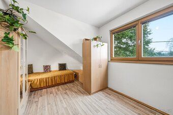 Prodej prostorného domu (2x 4+kk) s potenciálem pro bydlení 