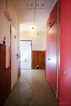 We offer for sale a cooperative apartment 2+1 with total area of 56 m²