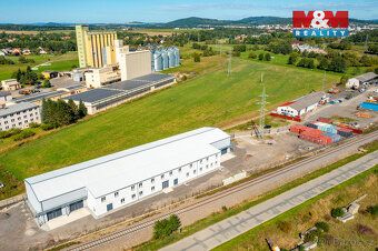 Nabízíme k pronájmu část budovy vhodnou pro sklad, kancelář 