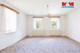 Oferujemy na sprzedaż dom jednorodzinny o powierzchni 4+1 w malowniczej miejscowości Bousov…
