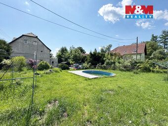 We offer for sale a spacious family house with usable area of 295 sqm
