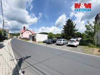 We offer for sale a spacious family house with usable area of 295 sqm