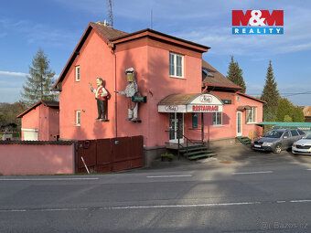 We offer for sale an unique family house in Orlová that offers wide usage possibilities.