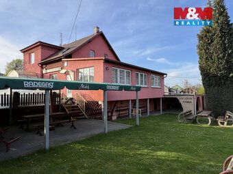 We offer for sale an unique family house in Orlová that offers wide usage possibilities.