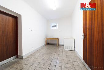 We offer commercial premises for sale in the village of Prádlo, near