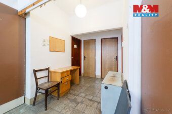 We offer commercial premises for sale in the village of Prádlo, near