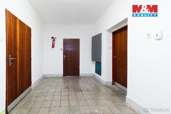 We offer commercial premises for sale in the village of Prádlo, near