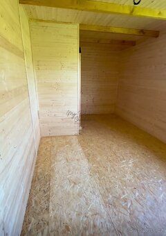 I am offering for sale a modern insulated garden house measuring