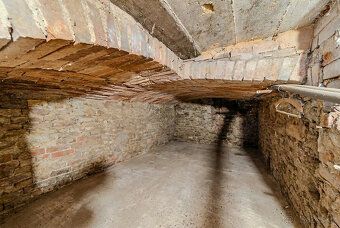 Я пропоную до продажу односімейний будинок площею 2 + 1 у