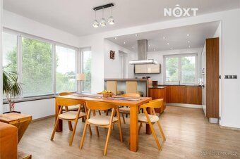 I am exclusively offering for sale an upmarket family house of 5 bedrooms with a kitchenette…