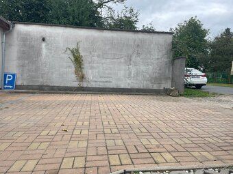 1. Dvoupodlažní rodinný dům obytná ca 200m2 dvě koupelny i W