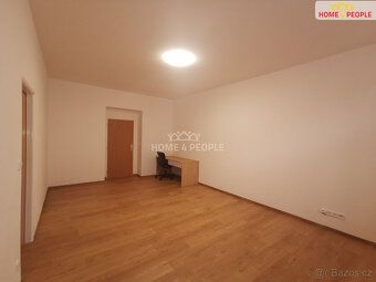 Cena je včetně právního servisu a provize RK., Zprostředkuje