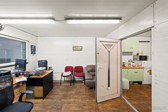 For rent 350 m² renovated space for workshops, garages