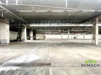 Ev.č. 03229 Pronájem komerčního prostoru 1800 m² v průmyslov
