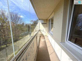 + zálohy na všechny energie a služby 3.500,-Kč/měsíc, elektř