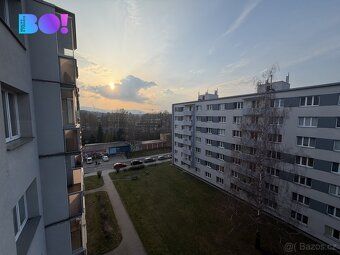 Nabízíme k pronájmu prostorný byt o dispozici 2+1, který se 