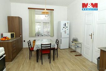 Nabízíme k prodeji prostorný byt 2+1 o rozloze 80 m², situov
