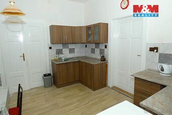 Nabízíme k prodeji prostorný byt 2+1 o rozloze 80 m², situov