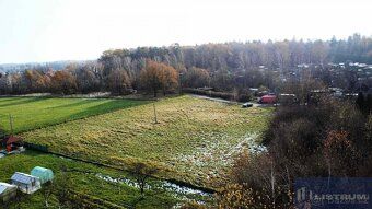We offer for sale land for commercial development of total area...