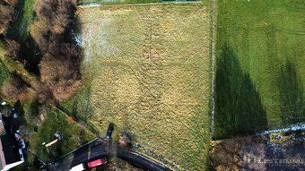We offer for sale land for commercial development of total area...