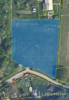We offer for sale land for commercial development of total area...