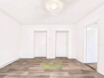 Nabízíme k prodeji světlý byt o dispozici 2+1, 60 m² v žádan
