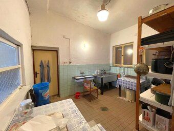 In exclusive representation of the owner we offer for sale a public amenity facility located…