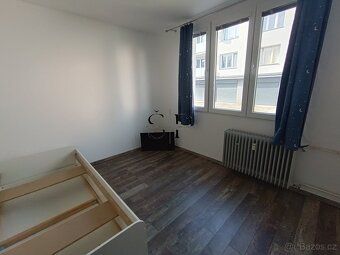 We offer for rent a very bright and cozy apartment of 4+1 room layout and floor area of 64 m²…