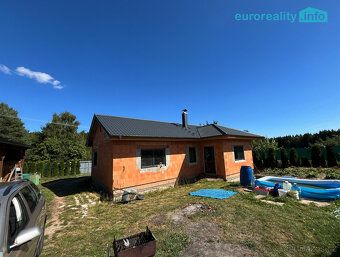 For sale: Building plot with cottage. The entire property is fenced