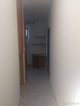 Nabízím k dlouhodobému pronájmu byt 2+1 s balkónem, velikost