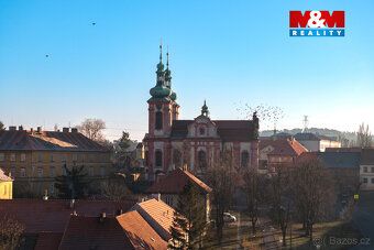 Nabízíme k prodeji prostorný rodinný dům v centru městyse Zl