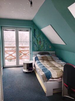 I am offering for sale a family house (6+kk) with an attic living space, enclosed and…