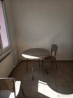 Nabízím k pronájmu světlý a zrekonstruovaný byt 1+1 o veliko