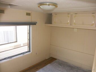 WAREHOUSE in ŽEBRÁK size 3.1m x 8.2m, two lockable bedrooms