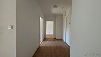 Městská část Praha 10 vyhlašuje veřejnou soutěž o nájem obec