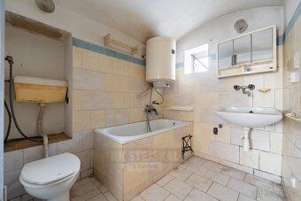 Prodej menšího RD s hospodářskou částí, venkovská stavba do 
