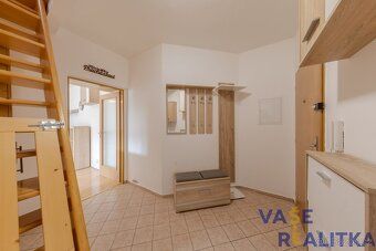 I am exclusively offering for sale an exceptionally spacious duplex apartment of 5+kk layout…
