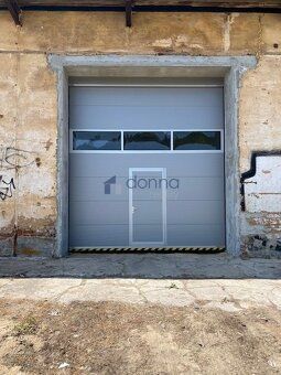We offer rental of storage space 319 m² with land 132 m²