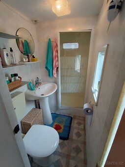 Objevte mobilní domek, který nabízí ideální kombinaci prakti