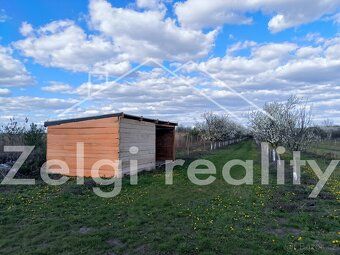 We offer for sale an integrated, fully productive fruit complex