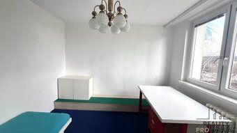 Exkluzivně Vám nabízíme k pronájmu prostorný byt o dispozici
