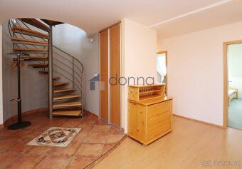 Nabízíme k pronájmu mezonetový byt 5+kk/T, 175 m2, nacházejí