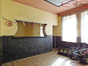 Ref #00655 For Sale spacious house in the very center of Janov